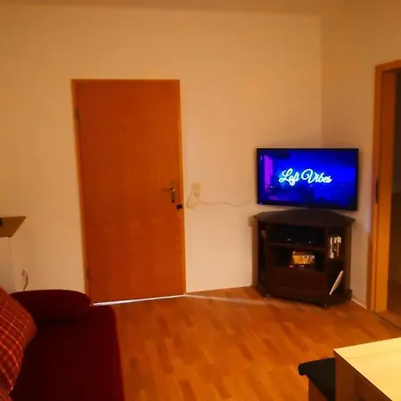 Chestnut Apartment *
